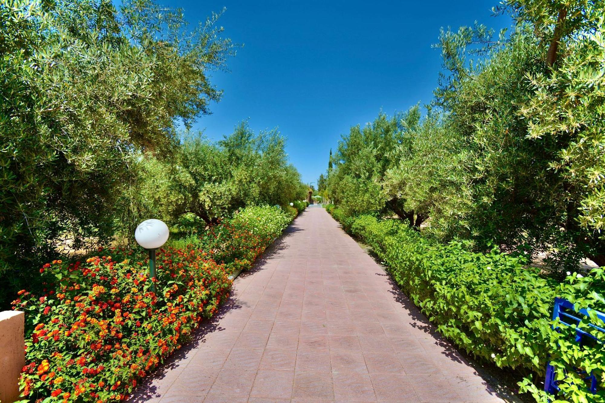 Ferme De Vacances Avec Une Grande Villa A Marrakech Маракеш Екстериор снимка